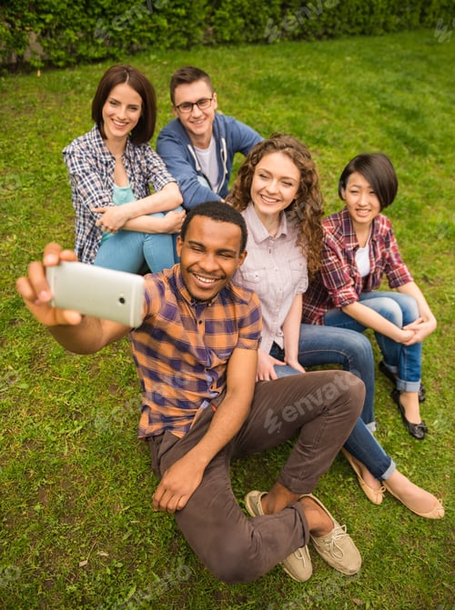 Preview: Students outdoors