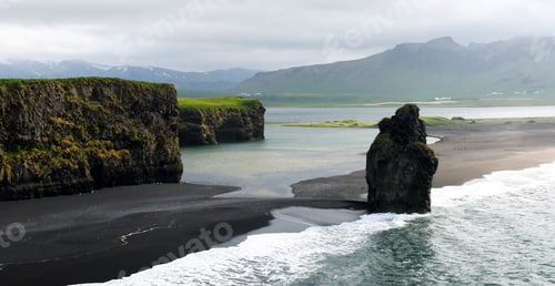 Preview: Incredible view of the Black beach
