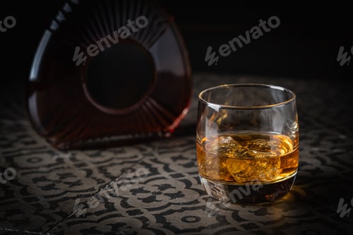 Preview: Whiskey with ice in glasses