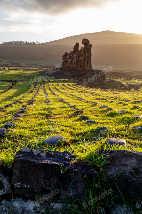 Preview: EASTER ISLAND Moais - Ahu Tongariki on rise of sun. Chile.