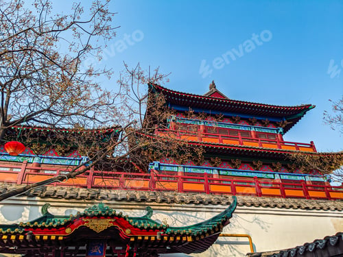 Preview: Low angle shot of a Japanese temple