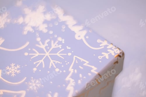 Preview: Snowflake Patterns on a Christmas Gift Box