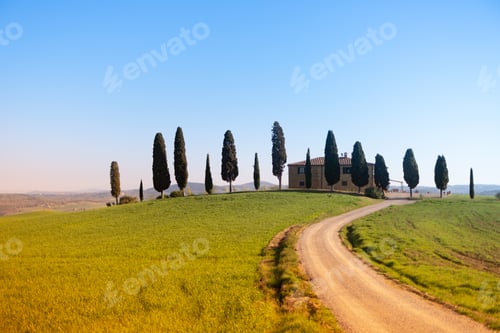 Preview: Farm house with cypresses in Tuscany