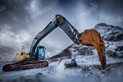 Preview: Old excavator in winter landscape