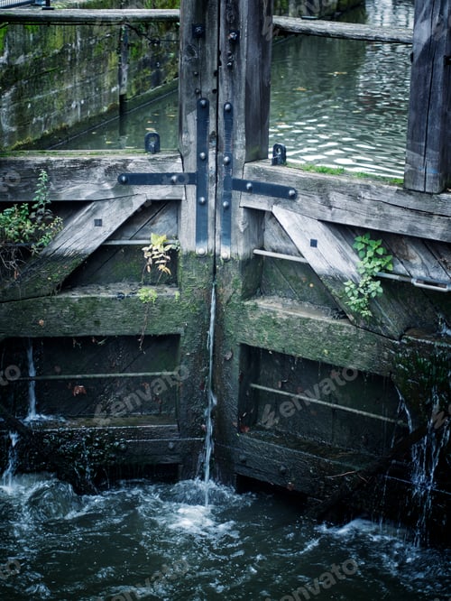 Preview: The Weir in Petit France, Strasbourg