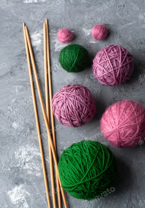 Preview: Samples of green and purple patterns, large balls of green and purple colors