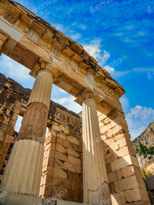 Preview: The ancient ruins of the temple of Apollo in Delphi
