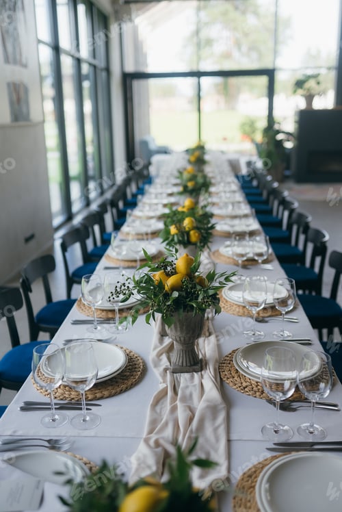 Preview: Decorated wedding banquet hall in classic style.