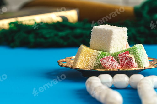 Preview: Close up of a little oriental plate with turkish delights