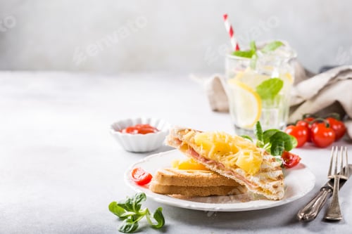 Preview: Ham and Pineapple Sandwich with Lemonade Drink