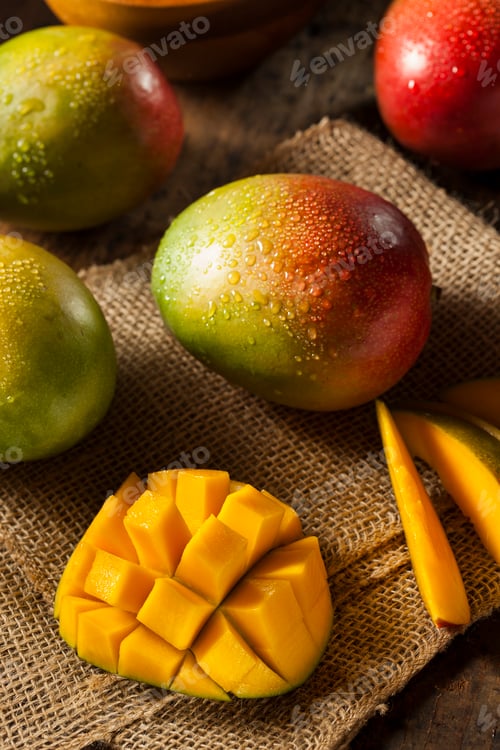 Preview: Organic Colorful Ripe Mangos