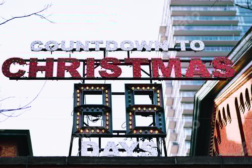 Preview: Countdown to Christmas sign on top of a building at a Christmas market