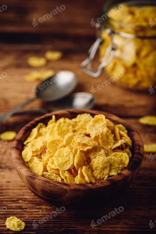 Preview: Corn flakes in a wooden bowl
