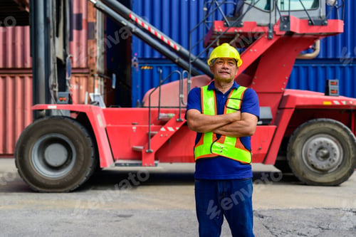 Preview: Warehouse engineer working at container yard