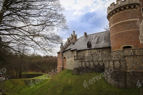 Preview: Discovering Haasbeck Castle, a historic Belgian fortress