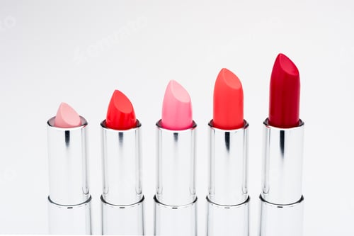 Preview: Set of matte lipsticks in red and natural colors isolated on white