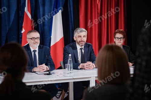 Preview: People sitting at political congress