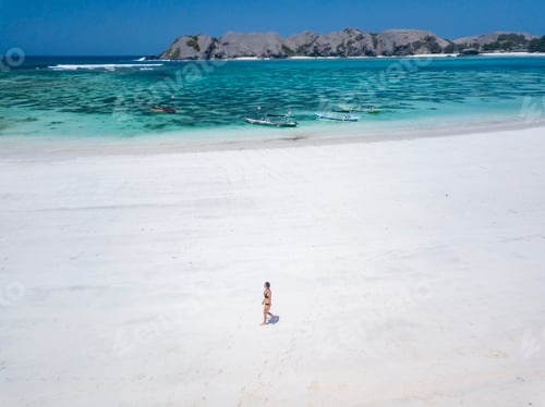 Preview: Indonesia, Lombok, young woman, beach stroll