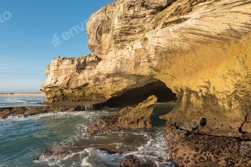 Preview: Ocean-side mouth of the Waenhuiskrans Cave near Arniston