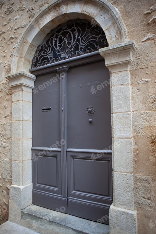 Preview: Facade of a mansion in a village of South West of France