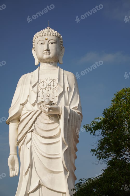 Preview: Vertical shot of the Wat Phothikyan Phutthaktham in Kota Bharu, Malaysia