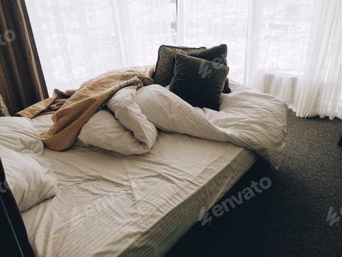 Preview: hotel room / windows / bedroom / making bed