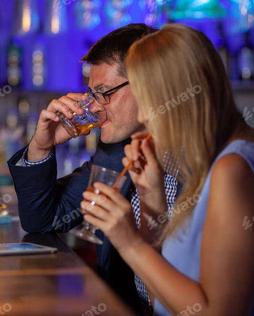 Preview: Young people drinking in the bar