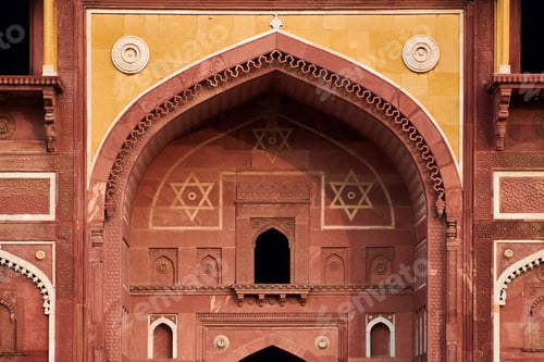 Preview: Decorative buildings and walls inside of Agra red fort in India, beautiful architecture elements