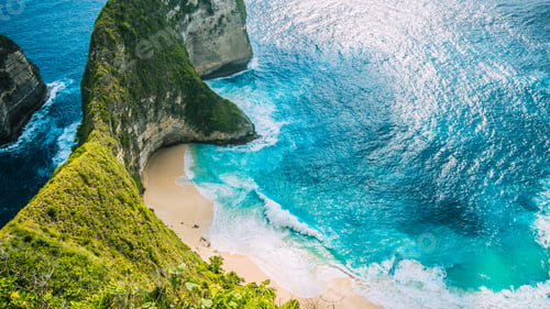 Preview: Manta Bay or Kelingking Beach on Nusa Penida Island, Bali, Indonesia