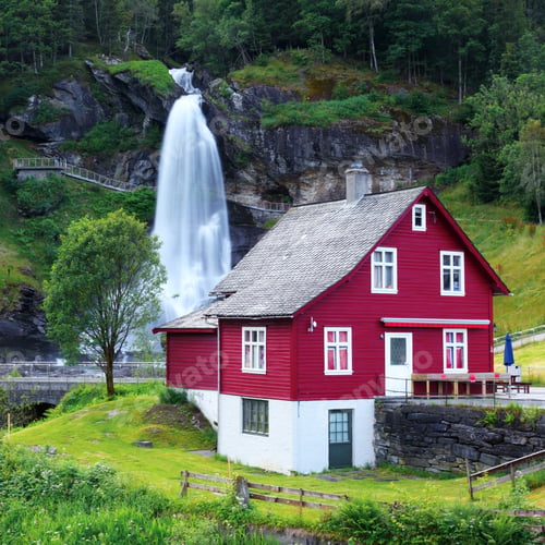 Preview: Red house near Steinsdalsfossen waterfall