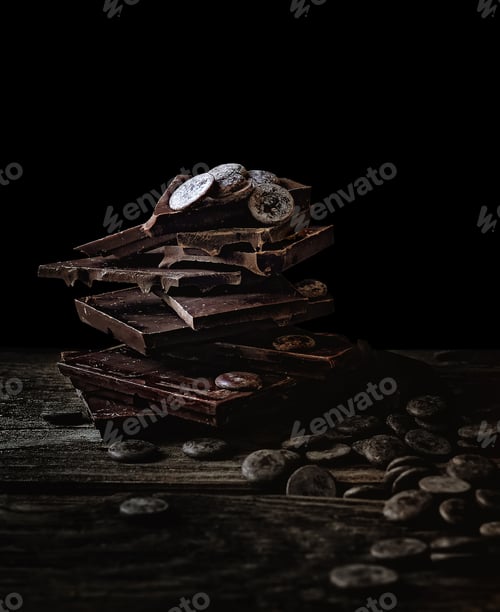 Preview: stack of broken dark chocolate