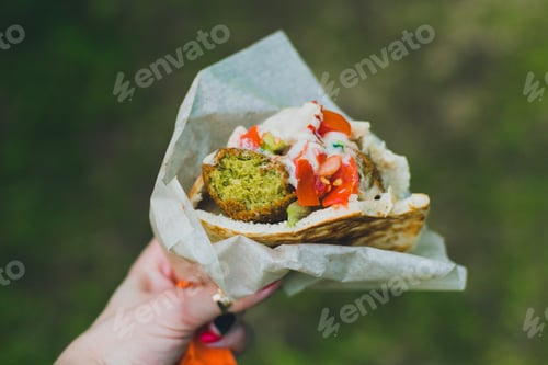 Preview: Fast food, falafel