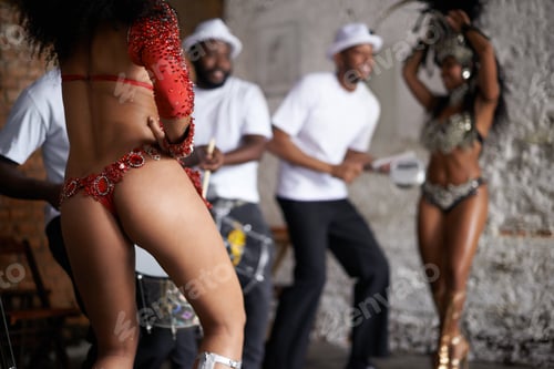 Preview: Heating up the stage