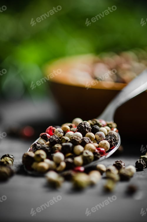 Preview: Peppercorn on rustic background.