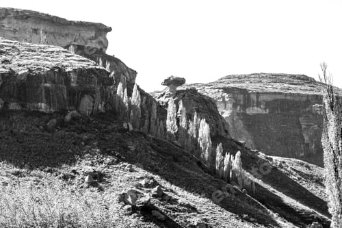 Preview: Mushroom rock on Canniball Cave trail at St.. Ford. Monochrome