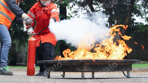 Preview: corporate safety - exercise during a firefighting course
