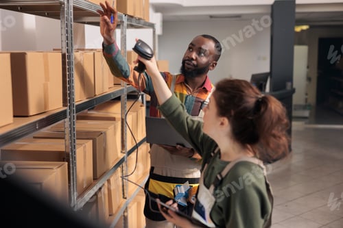 Preview: Storehouse supervisor showing colleague invoice code