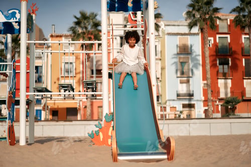 Preview: African American family on the beach on the weekend
