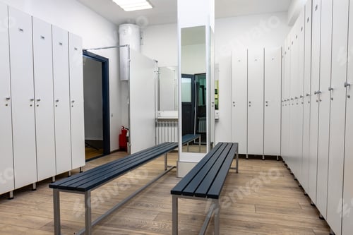 Preview: Empty dressing room in a fitness gym