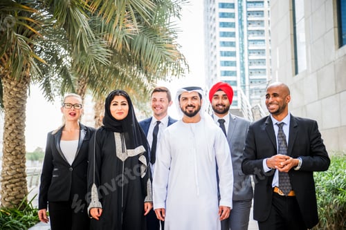 Preview: Business team in Dubai