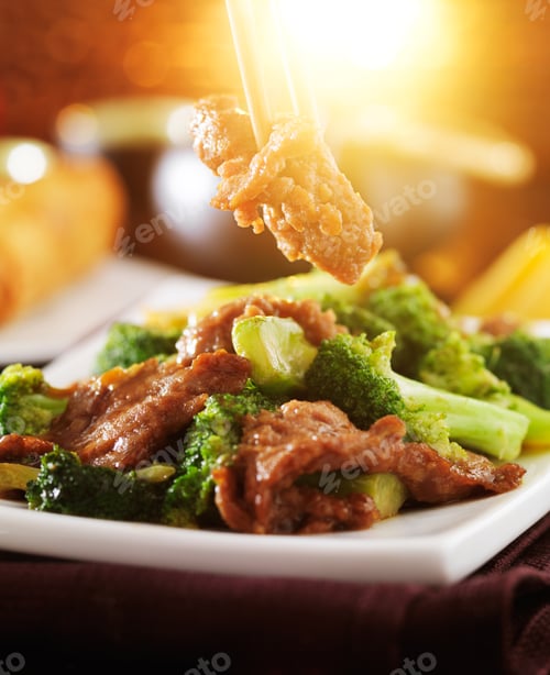 Preview: eating chinese beef and broccoli stir fry