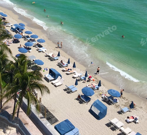 Preview: View of the beach from above