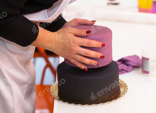 Visualização: Figuras de Halloween com pasta de fondant ou pasta de açúcar.