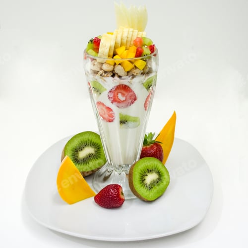 Preview: Fruits and yogurt