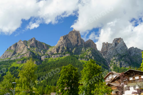 Preview: Mountain landscape along the road to Forcella Staulanza at Selva di Cadore, Dolomites