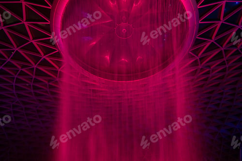Preview: Close up of the Jewel waterfall in Singapore