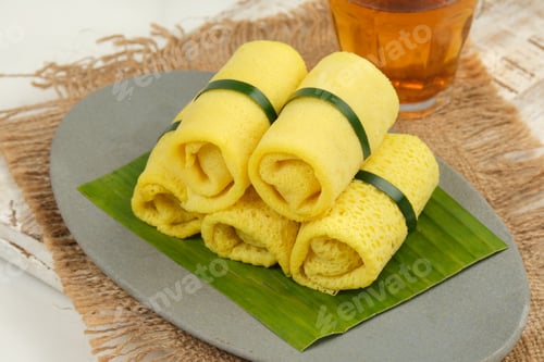 Preview: Semar Mendem, is a Javanese traditional snack made of glutinous rice, filled with shredded chicken,