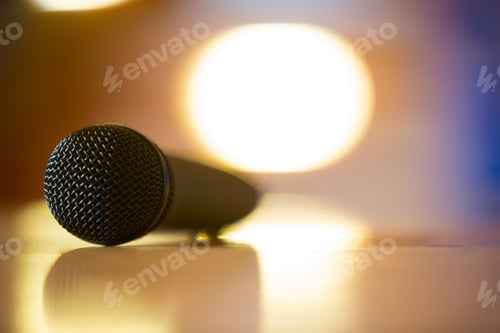 Preview: Microphone in conference room