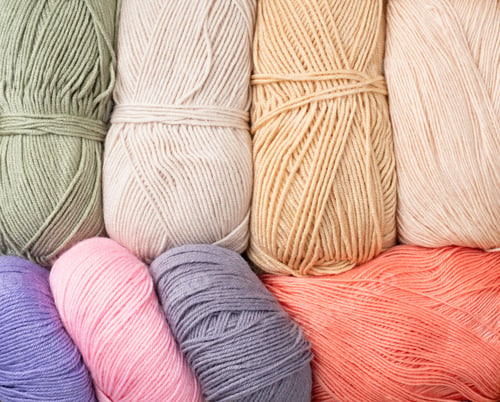 Preview: colorful yarn wool on shopfront