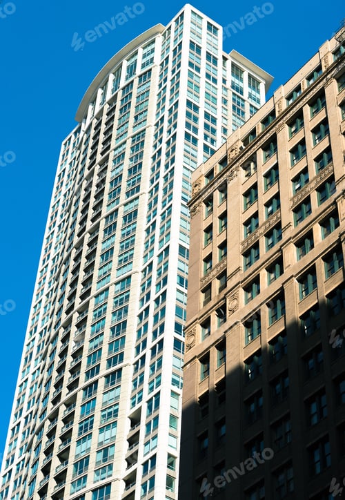 Preview: Large Building In Chicago Downtown View From A Street